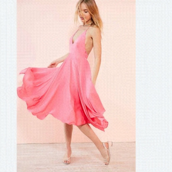 Urban Outfitters Kimchi Blue Women’s Size 2 Coral Midi Dress Handkerchief - Picture 1 of 8